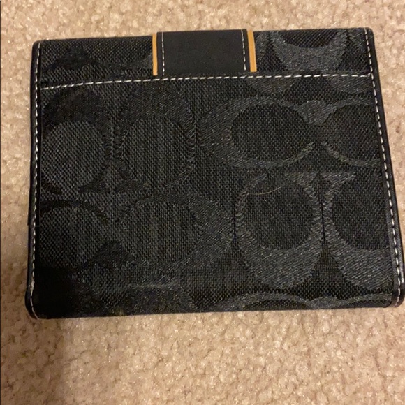 Coach Tri-fold Wallet - Picture 3 of 9